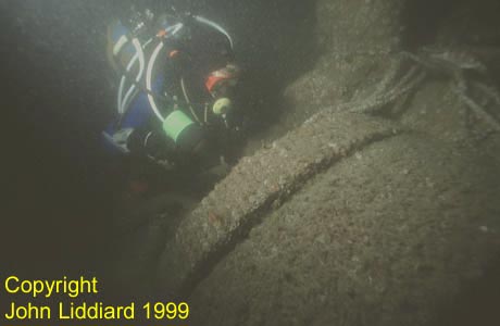 Diver by turret drive cog. Link to copyright statement. 99292_17_small.jpg